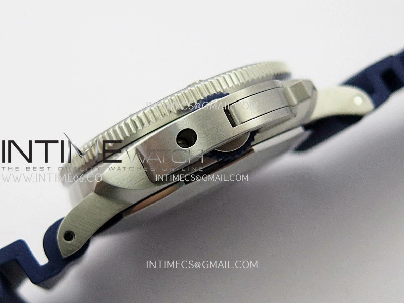 PAM1676 44mm Submersible VSF 1:1 Best Edition Blue Dial On Blue Rubber Strap P.900 Super Clone